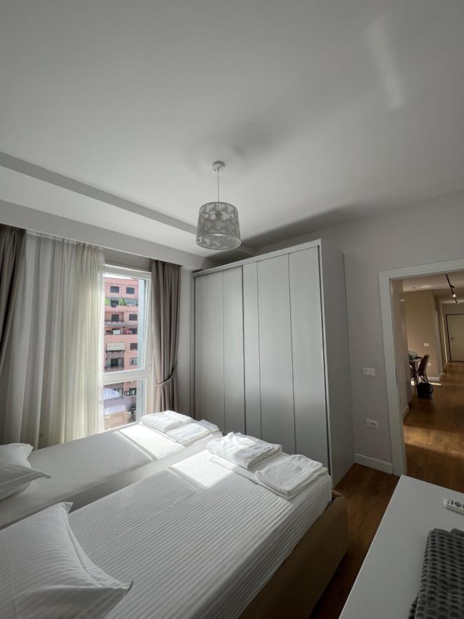 Blanc 7 Apartment Тирана Екстериор снимка